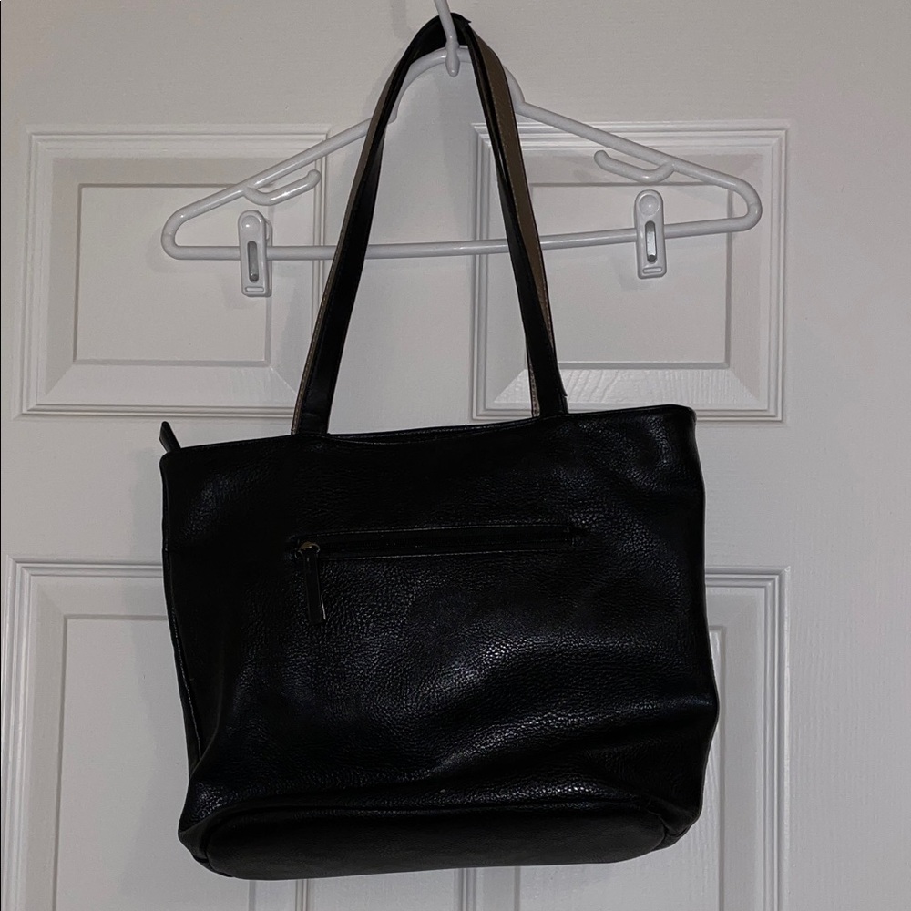 ❤️ for discount! 🖤 Black Faux Leather Purse with Gold Accent Straps